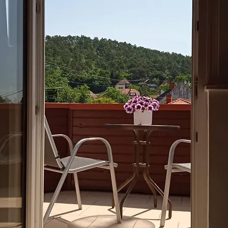 Guest house Balaton White House Vonyarcvashegy