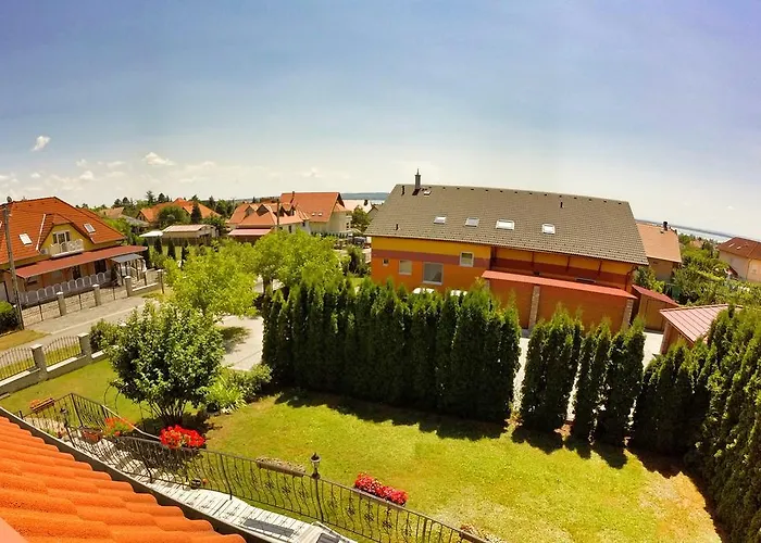 Pensiune Balaton White House Vonyarcvashegy