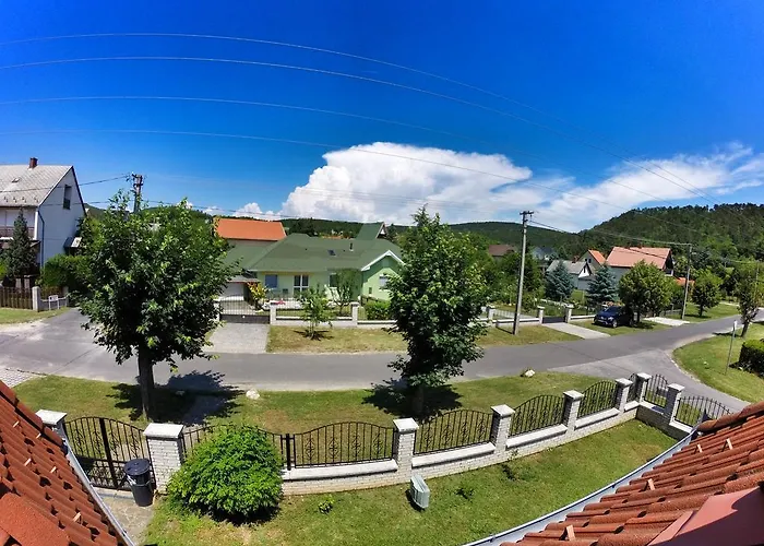 Balaton White House Pensiune